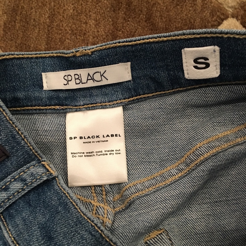 FINAL🔥NWT🔥 stretch distressed denim frayed skirt - Picture 7 of 8